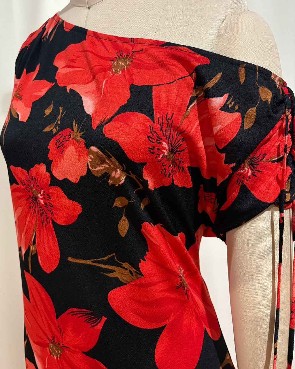 Floral  Drop-Shoulder Midi Dress